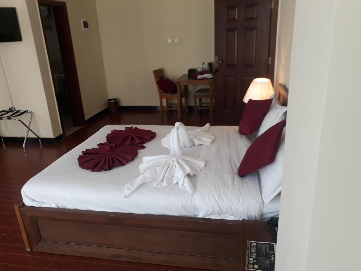 Bruhway Hotel Аддис-Абеба Экстерьер фото