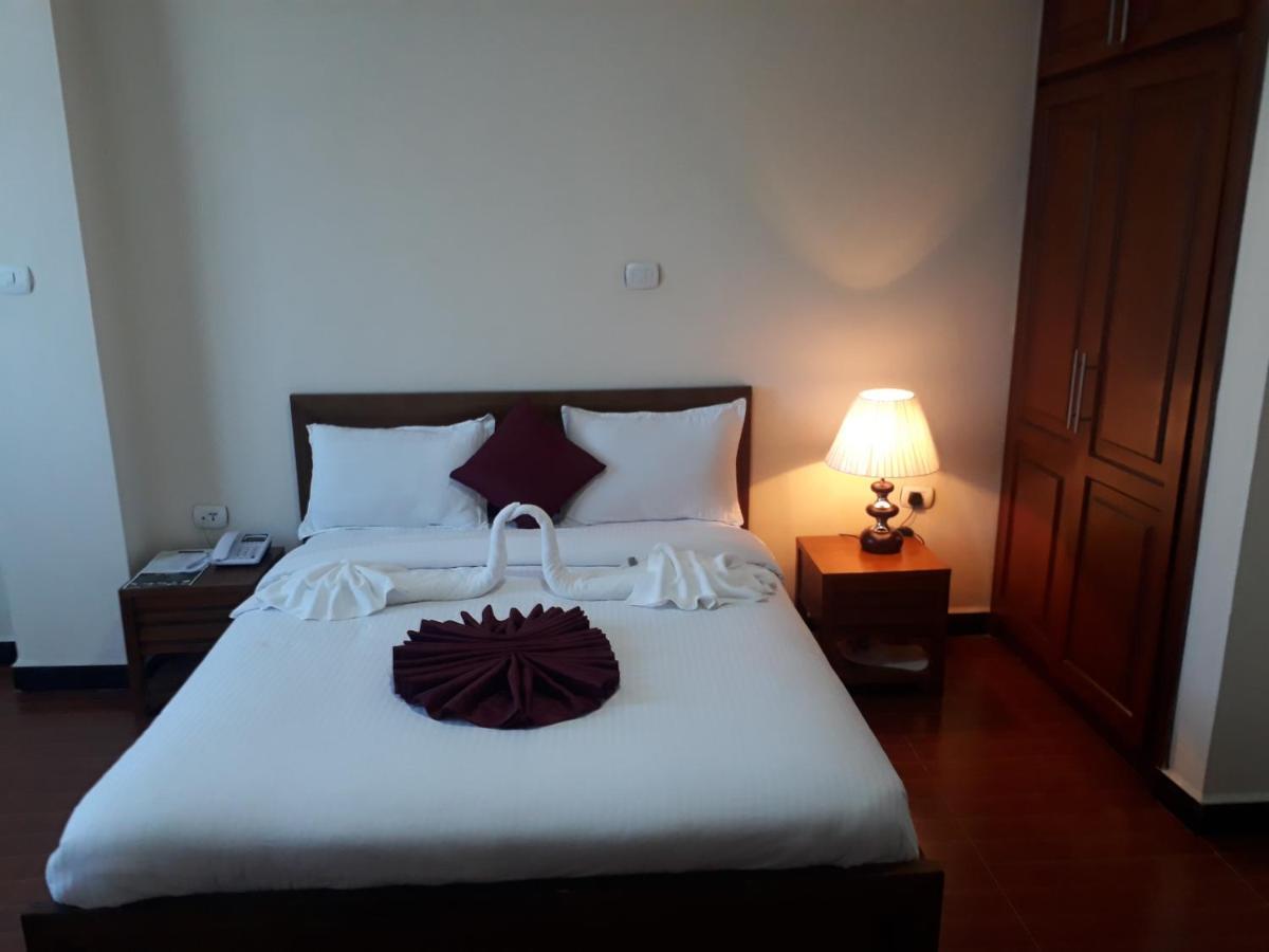 Bruhway Hotel Аддис-Абеба Экстерьер фото