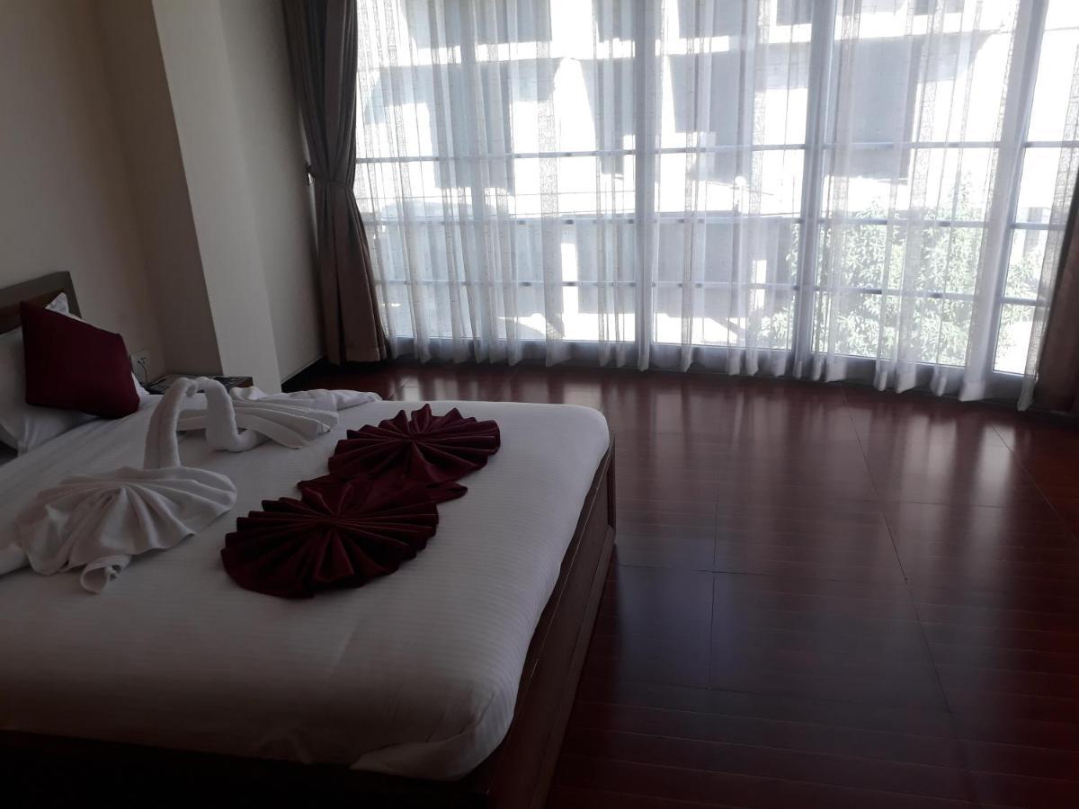 Bruhway Hotel Аддис-Абеба Экстерьер фото