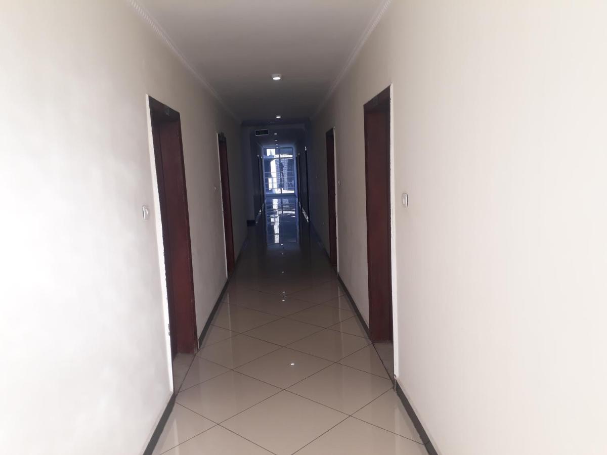 Bruhway Hotel Аддис-Абеба Экстерьер фото